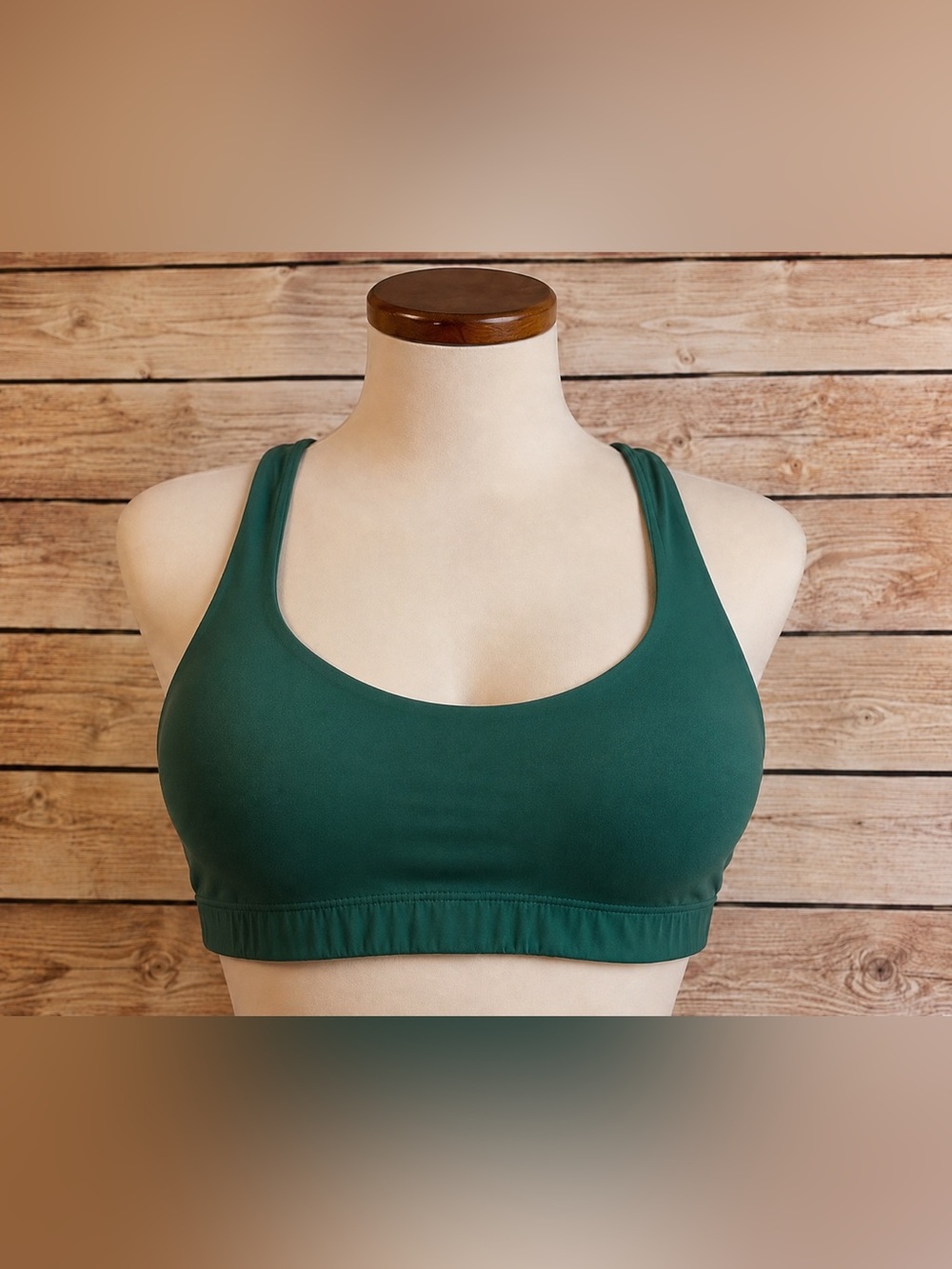 Vuori Women’s Green Sports Bra Size Small NWT Athletic Yoga Workout
